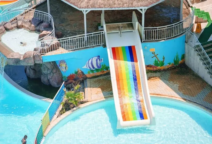 ホテル Perla Beach Luxury   All Inclusive & Free Beach Access