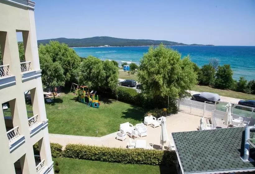 هتل Perla Beach Luxury All Inclusive & Free Beach Access