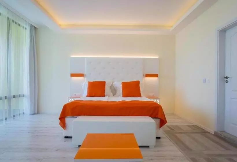 هتل Perla Beach Luxury All Inclusive & Free Beach Access