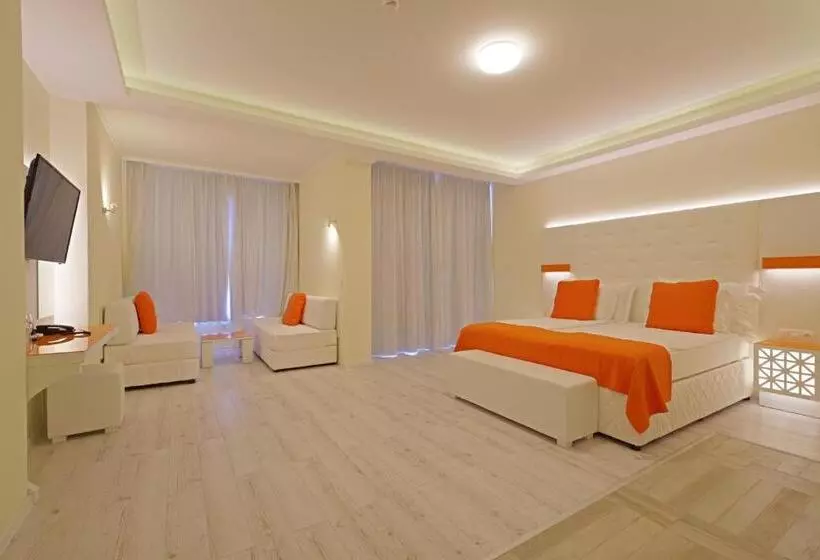 هتل Perla Beach Luxury All Inclusive & Free Beach Access