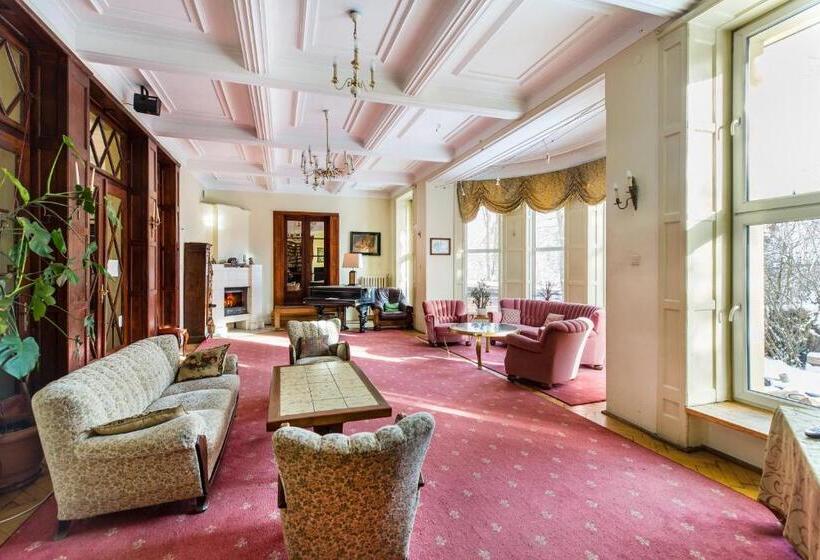 בית מלון כפרי Willa Carlton