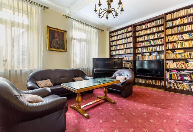 בית מלון כפרי Willa Carlton