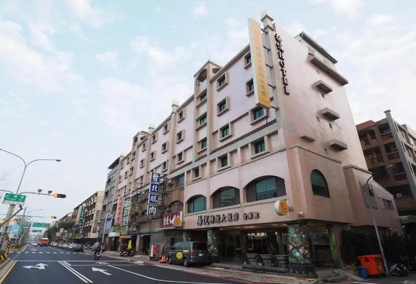 Young Soarlan Hotel Tainan