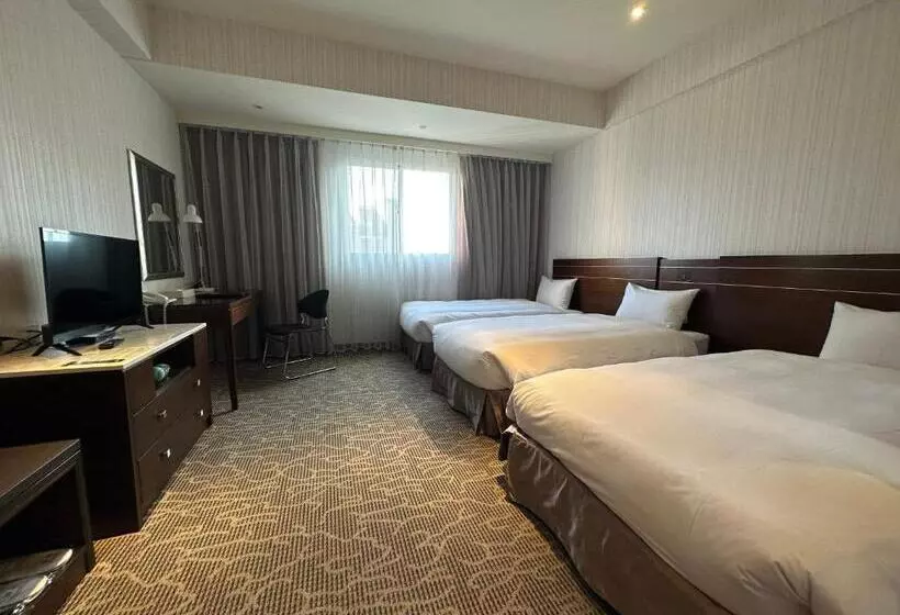 Young Soarlan Hotel Tainan