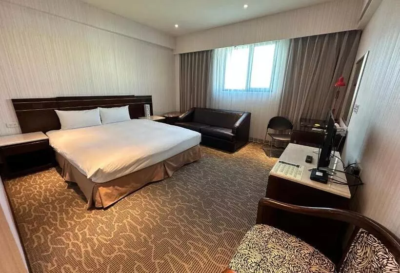 Young Soarlan Hotel Tainan