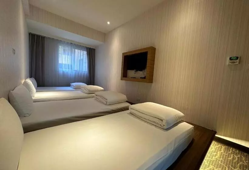 Young Soarlan Hotel Tainan