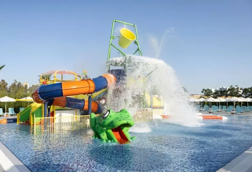 استراحتگاه Wyndham Garden Lara