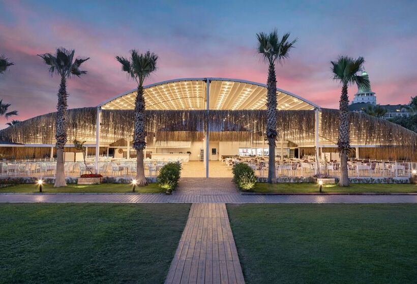 استراحتگاه Wyndham Garden Lara