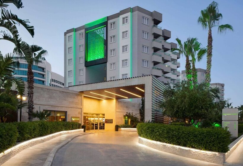 استراحتگاه Wyndham Garden Lara