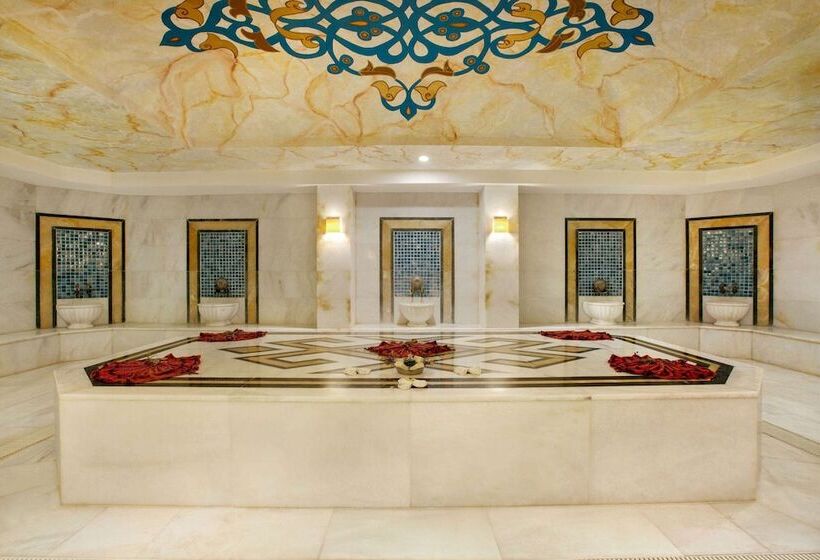 استراحتگاه Wyndham Garden Lara