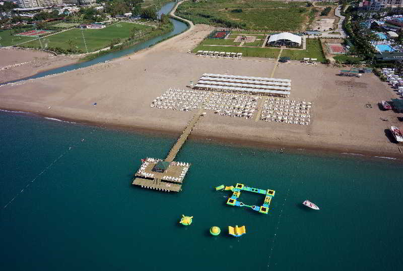 استراحتگاه Wyndham Garden Lara