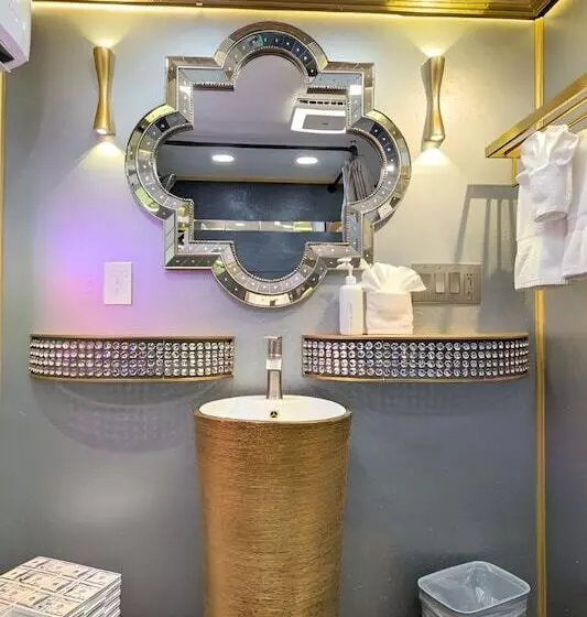 Retkeilymaja Olympic Railway Inn