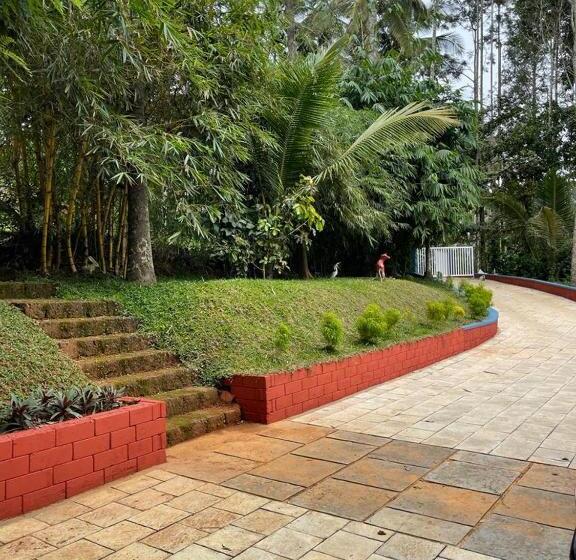 הוסטל Silver Oak By Exuberance Stays