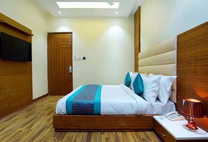 تختخواب و صبحانه Aura Grand By Levelup Hotels