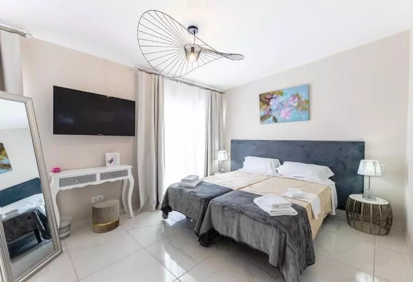 ホテル Residencia Deportiva Rozarossa