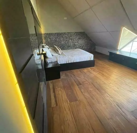ホテル Victoria Court Suites