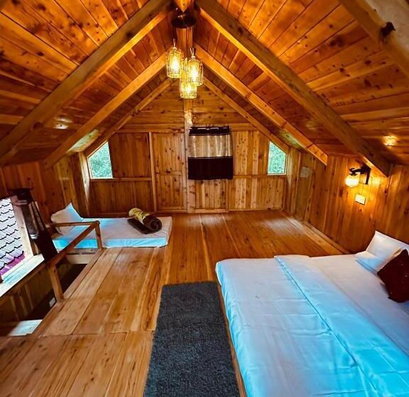 פנסיון Thepahadians Food & Stay