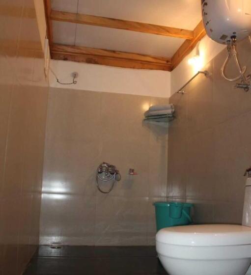 פנסיון Thepahadians Food & Stay