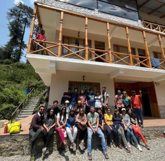 פנסיון Thepahadians Food & Stay