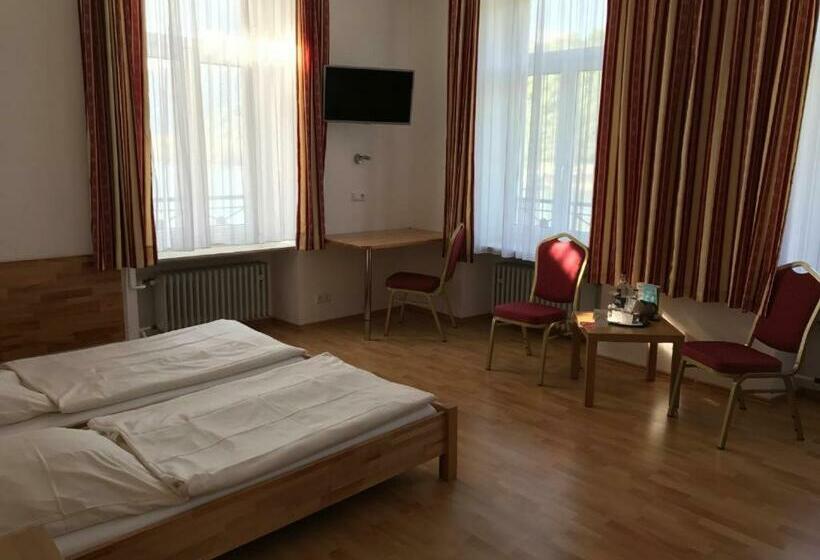 הוסטל Gästehaus Hein