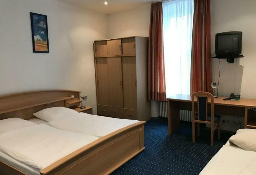 הוסטל Gästehaus Hein