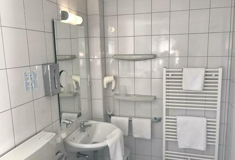 הוסטל Gästehaus Hein