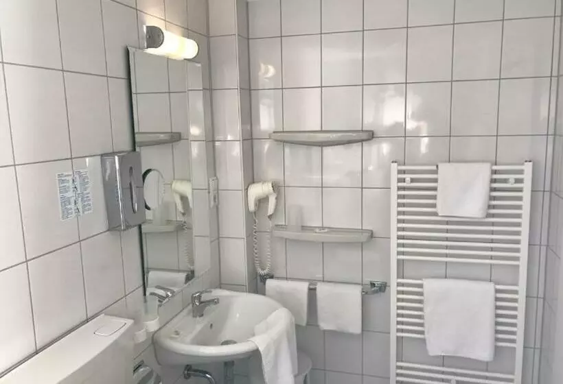 ユースホステル Gästehaus Hein