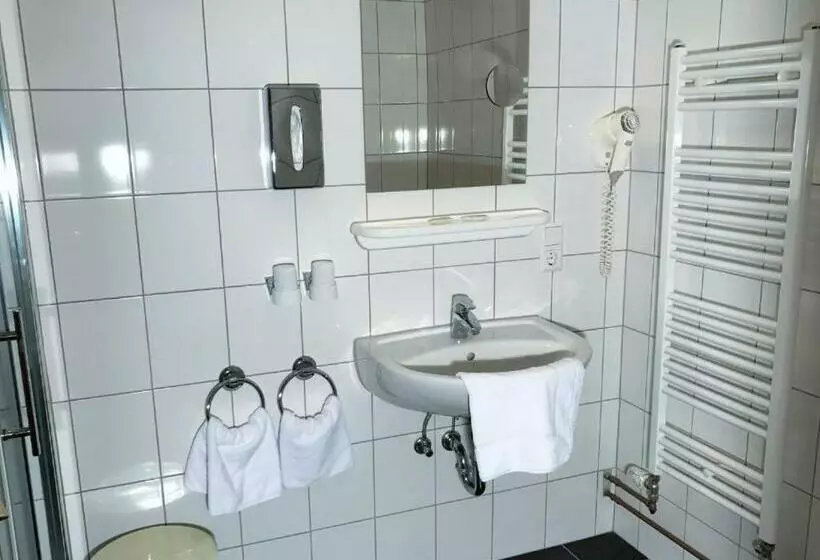 ユースホステル Gästehaus Hein
