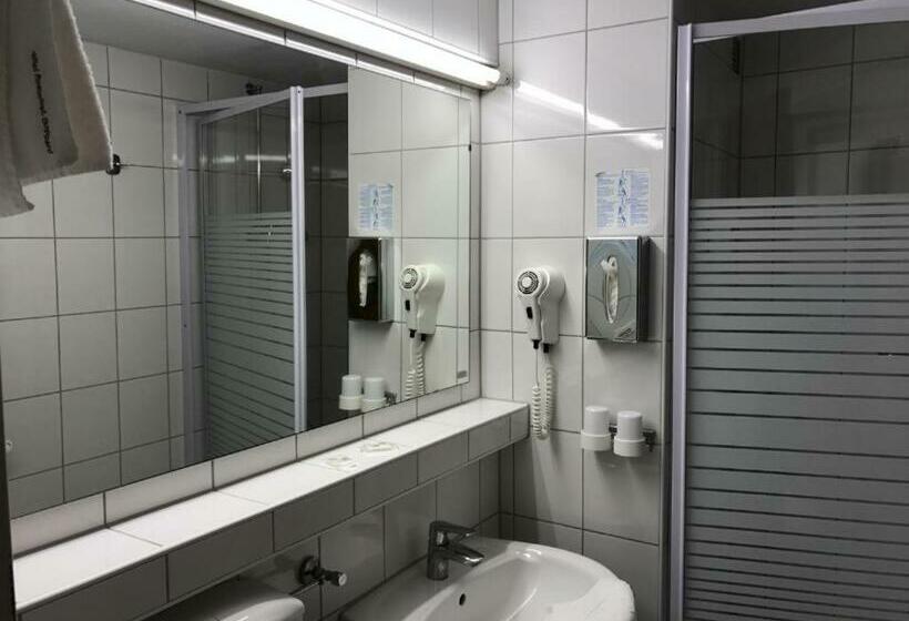 הוסטל Gästehaus Hein