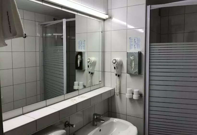 ユースホステル Gästehaus Hein