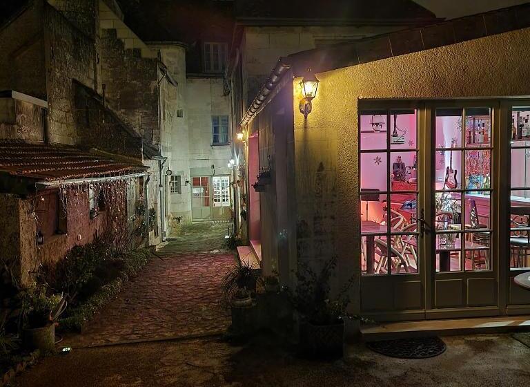 مبيت وإفطار La Little Maison