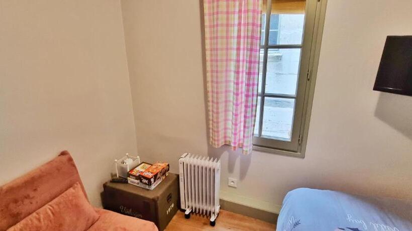 مبيت وإفطار La Little Maison