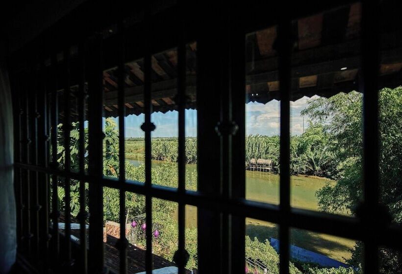 هتل Art Museum Villa Hoi An