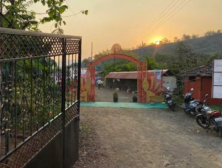 Hotelli Raigad Agro Park