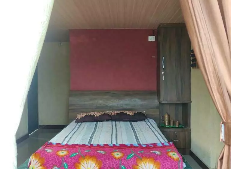 Hotelli Raigad Agro Park
