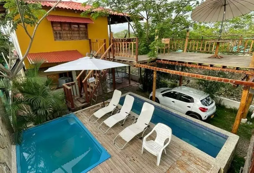 ペンション Amplia Habitación Familiar Con Aire Y Baño Privado En Cabaña Caminito   4 A 6 Personas