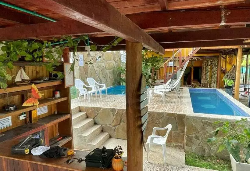 ペンション Amplia Habitación Familiar Con Aire Y Baño Privado En Cabaña Caminito   4 A 6 Personas