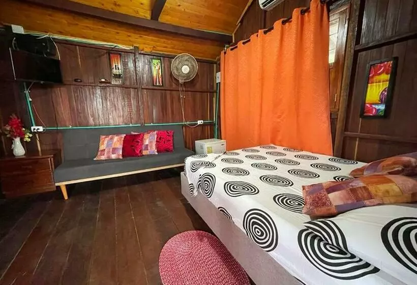 ペンション Amplia Habitación Familiar Con Aire Y Baño Privado En Cabaña Caminito   4 A 6 Personas