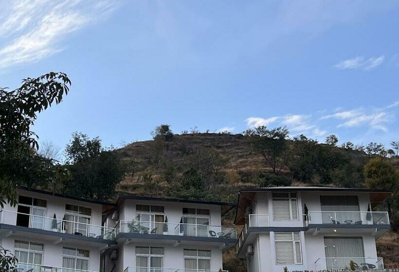 Resort Dandelion By The Hills