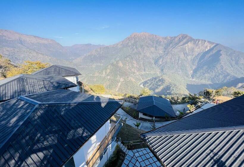 Resort Dandelion By The Hills