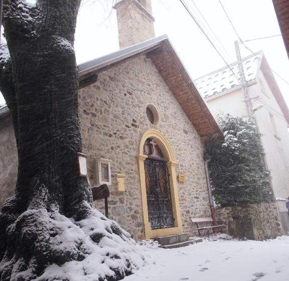 تختخواب و صبحانه Chalet D Hôtes Auris