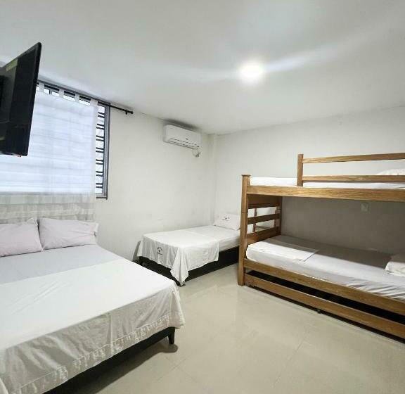 Отель Acosta Castro