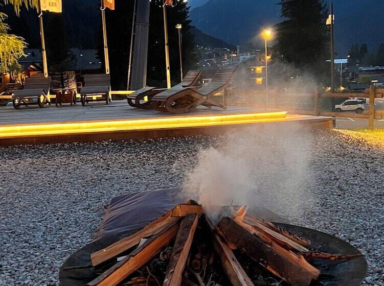 בית מלון כפרי Chalet Queen