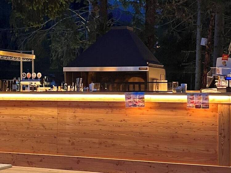 בית מלון כפרי Chalet Queen