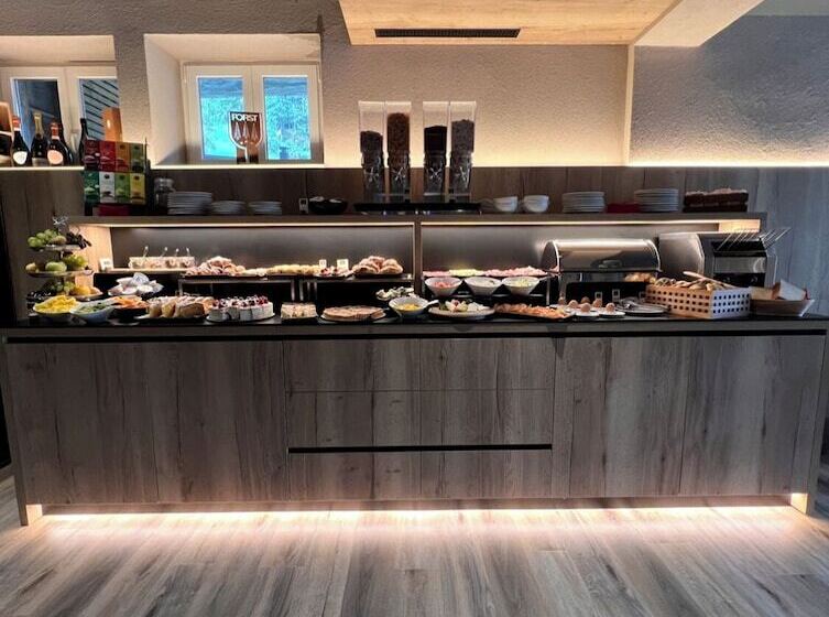 בית מלון כפרי Chalet Queen