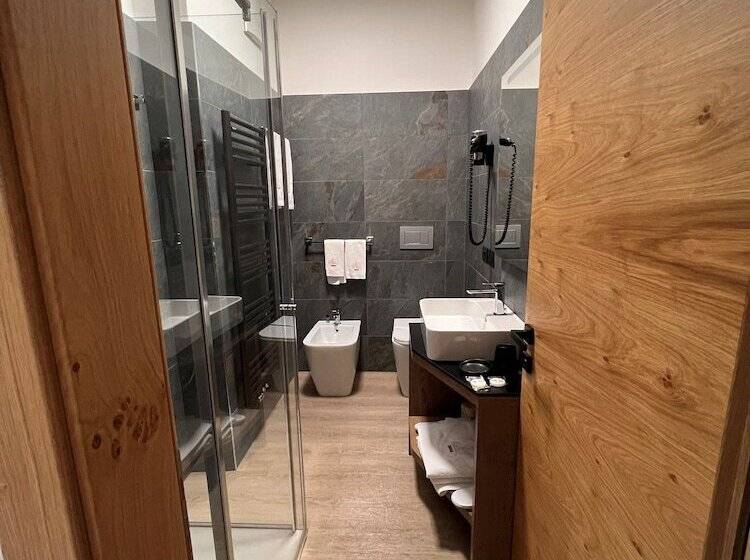 בית מלון כפרי Chalet Queen