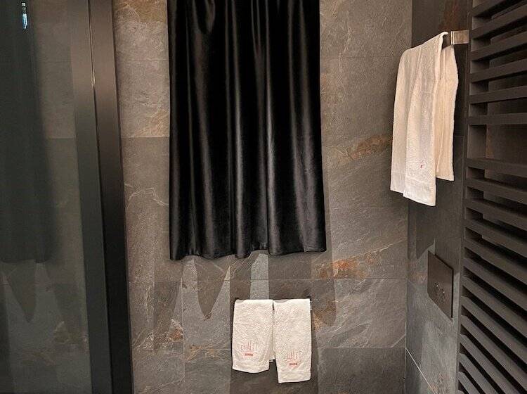 בית מלון כפרי Chalet Queen