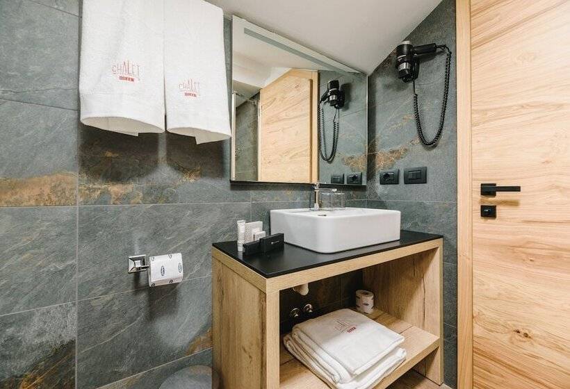 בית מלון כפרי Chalet Queen