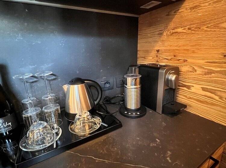 בית מלון כפרי Chalet Queen