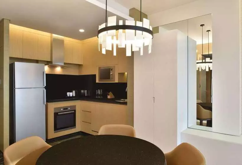 هتل Hilton Bahrain